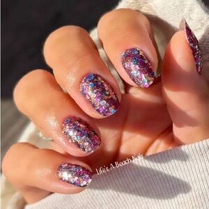 B2G1 TWILIGHT TOAST Color Street Nail Strips